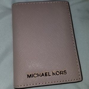 Micheal Kors Power Bank